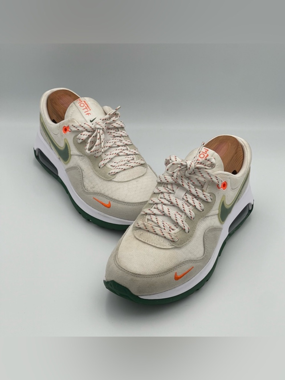 Nike Air Max Motif White/Safety Orange/Green Big Kids 6.5Y | DX2957-100